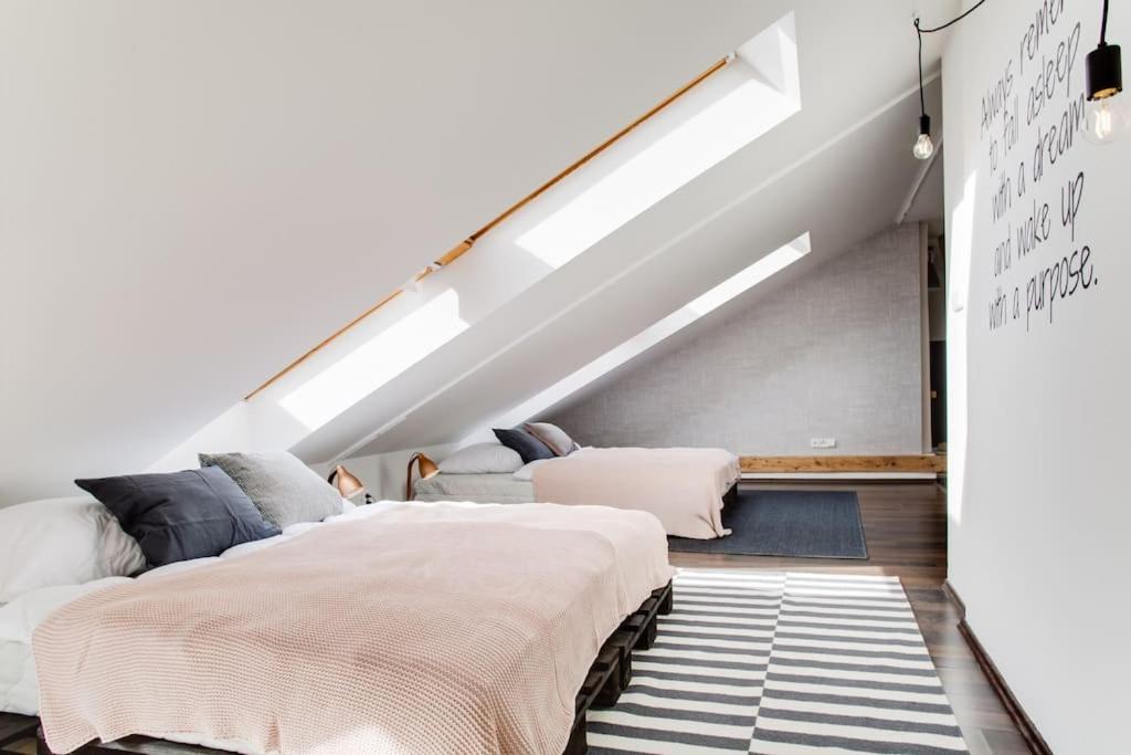 Unique City Centre Duplex, Castle View, Roof Top Terrace Apartament Praga